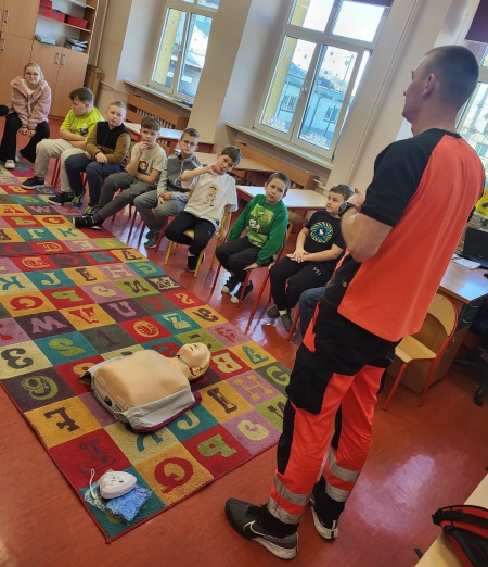 Bezpiecznie i ciekawie – warsztaty udzielania pierwszej pomocy!